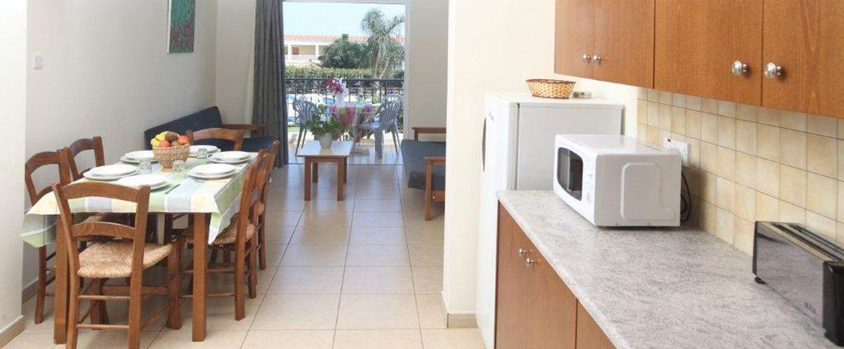 פרוטאראס Captain Karas Holidays Apartments מראה חיצוני תמונה