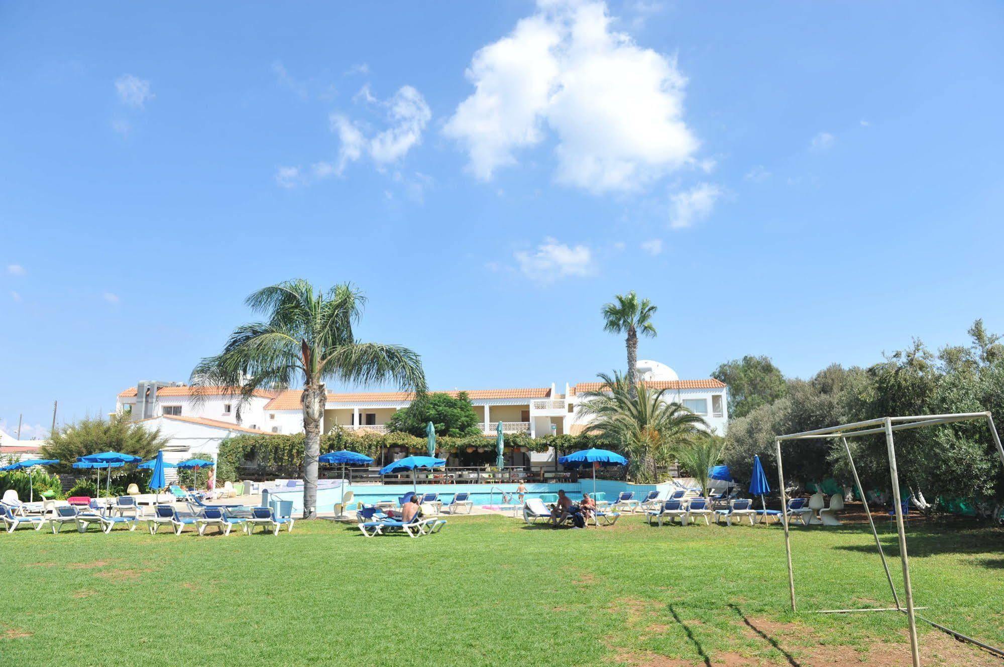 פרוטאראס Captain Karas Holidays Apartments מראה חיצוני תמונה