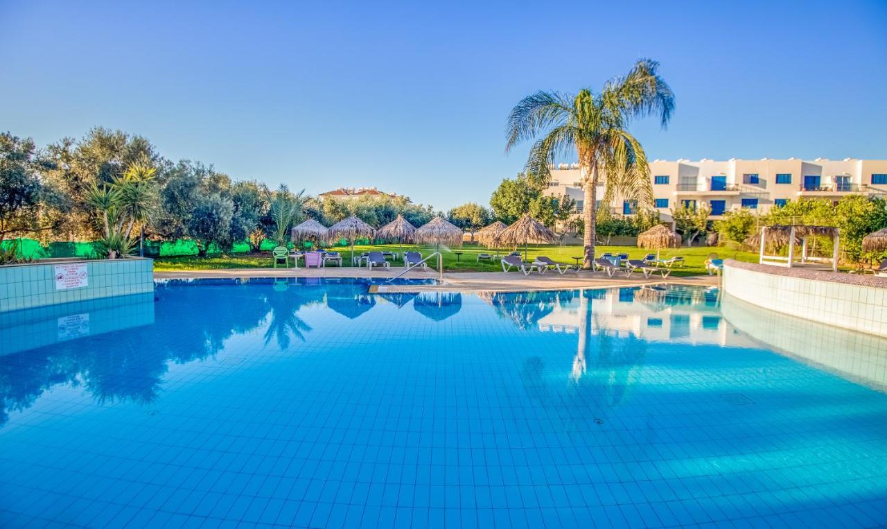 פרוטאראס Captain Karas Holidays Apartments מראה חיצוני תמונה